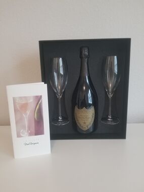 1995 Dom Perignon Champagne Gift Set with Two Flutes